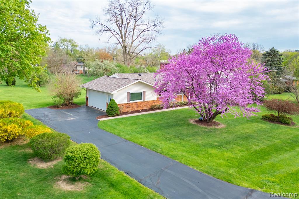 868 HELSTON Road, Bloomfield Hills, MI 48304 — Photo 36