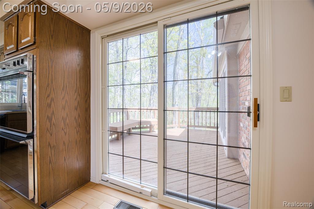 27966 Trailwood Court, Farmington, MI 48331 — Photo 20
