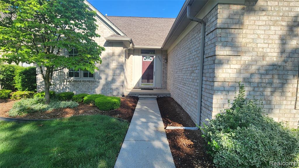 40201 RIVERBEND Drive, Sterling Heights, MI 48310 — front exterior