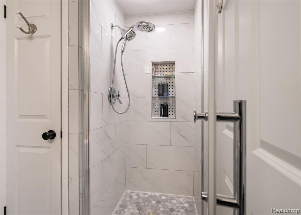 4855 CAROL Drive, Troy, MI 48085 — Photo 26