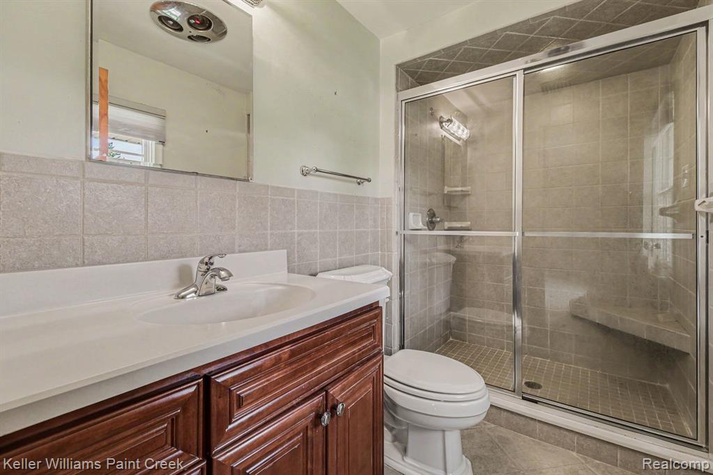 914 Croydon Road, Rochester Hills, MI 48309 — Photo 12