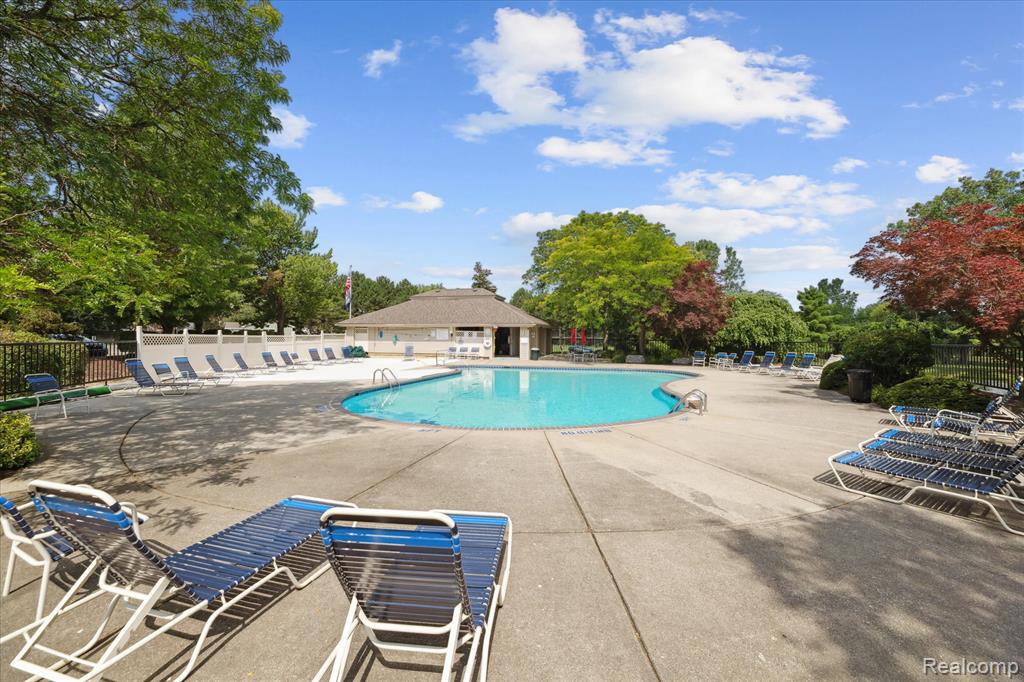 38819 Country Circle, Farmington Hills, MI 48331 — Photo 29
