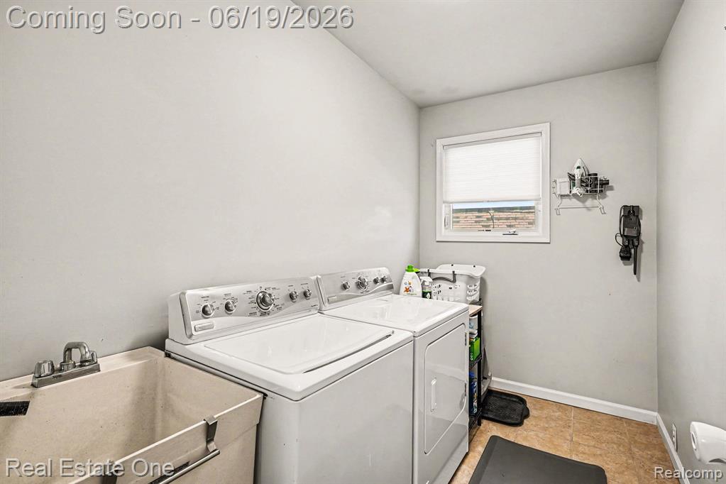 6317 Atkins Drive, Troy, MI 48085 — Photo 11