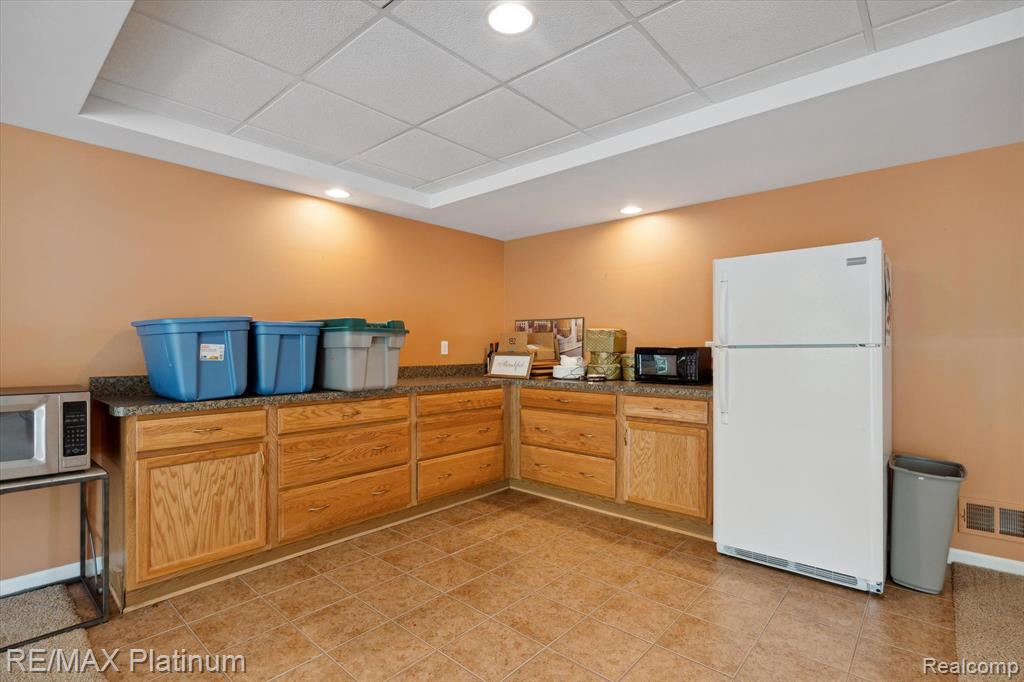 3872 RAINIER Drive, 94, Howell, MI 48843 — Photo 33