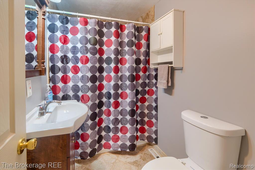 4093 Coral Street, Burton, MI 48509 — Photo 27