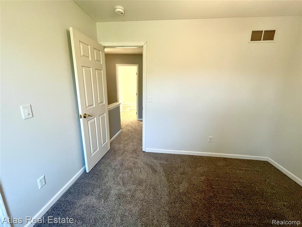 11193 Linda Kay, Goodrich Vlg, MI — Photo 34