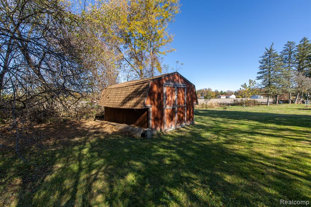 7070 Aldredge Drive, Swartz Creek, MI 48473 — Photo 30