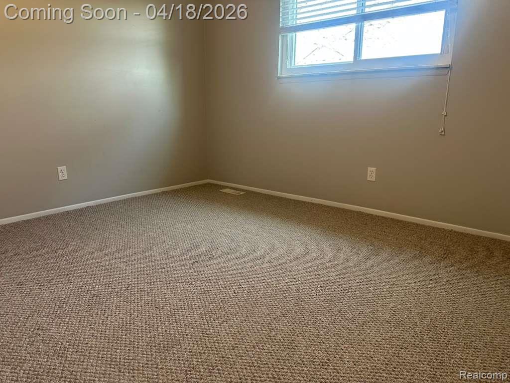 3960 Kings Point Drive, Troy, MI 48083 — Photo 15