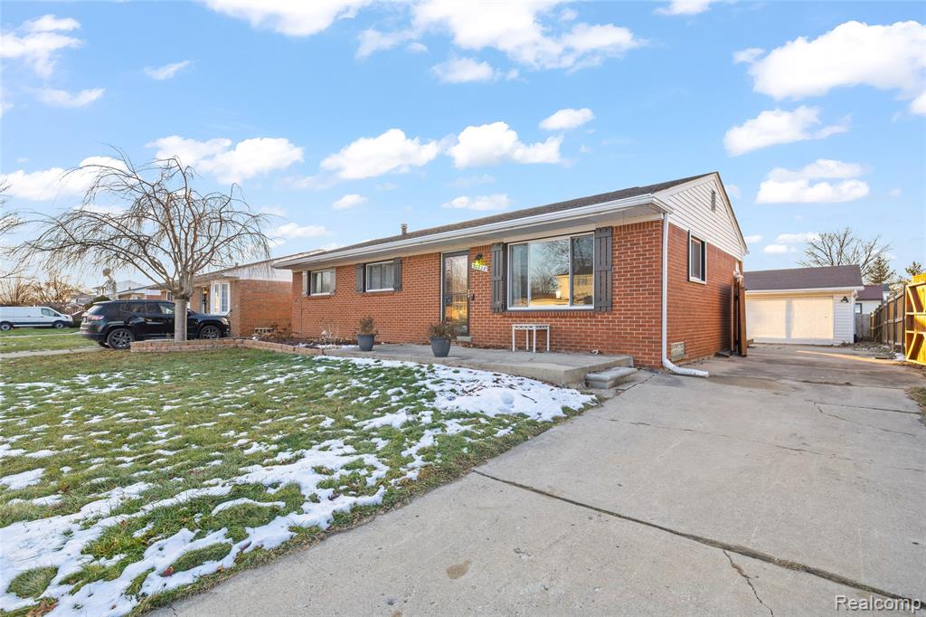 27228 Weddel Avenue, Brownstown, MI 48183 — Photo 3