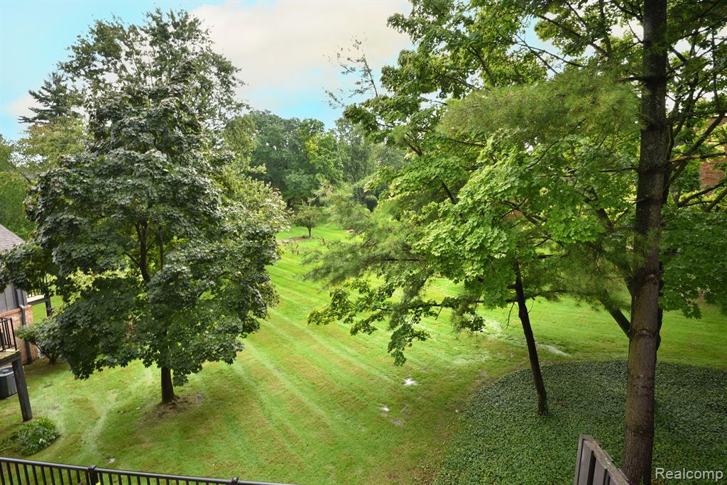 1943 PINE RIDGE Court, Bloomfield Hills, MI 48302 — Photo 25