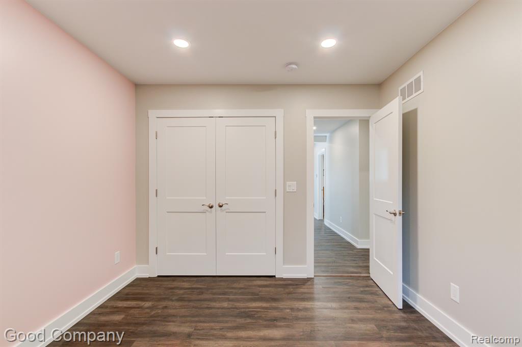530 W HAZELHURST Street, Ferndale, MI 48220 — Photo 26