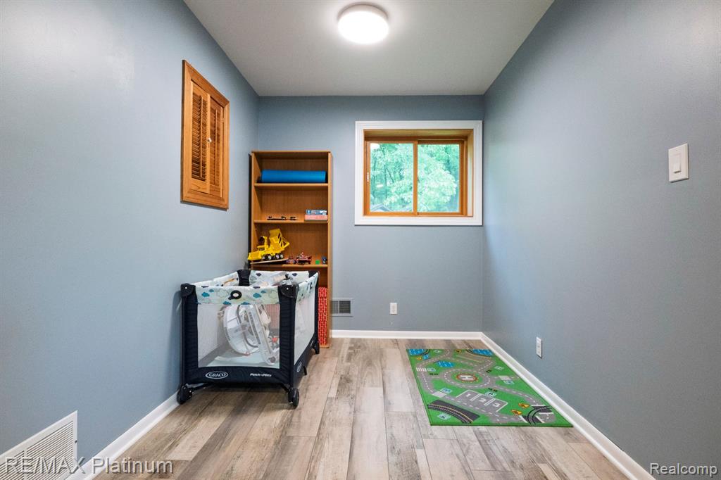 638 GLENWYTH Road, Brighton, MI 48116 — Photo 24