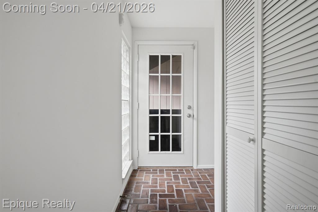 5205 Potomac Run N, West Bloomfield, MI — Photo 3