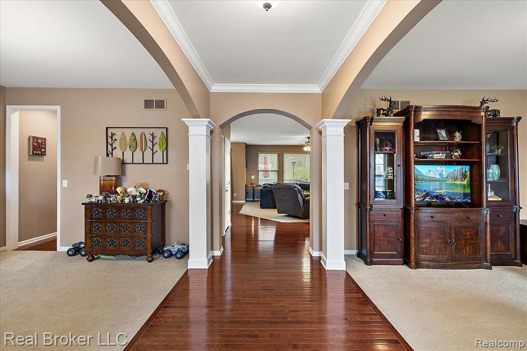 5633 GOLF POINTE Drive, Clarkston, MI 48348 — Photo 25