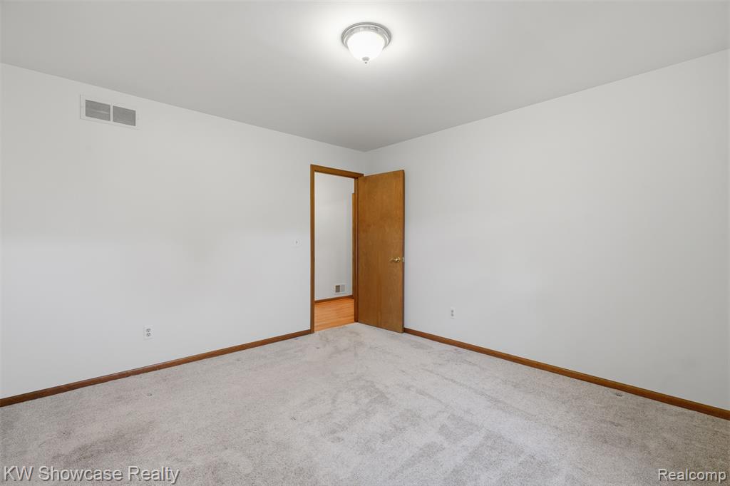 54519 Cambridge Drive, Shelby Twp, MI 48315 — Photo 20