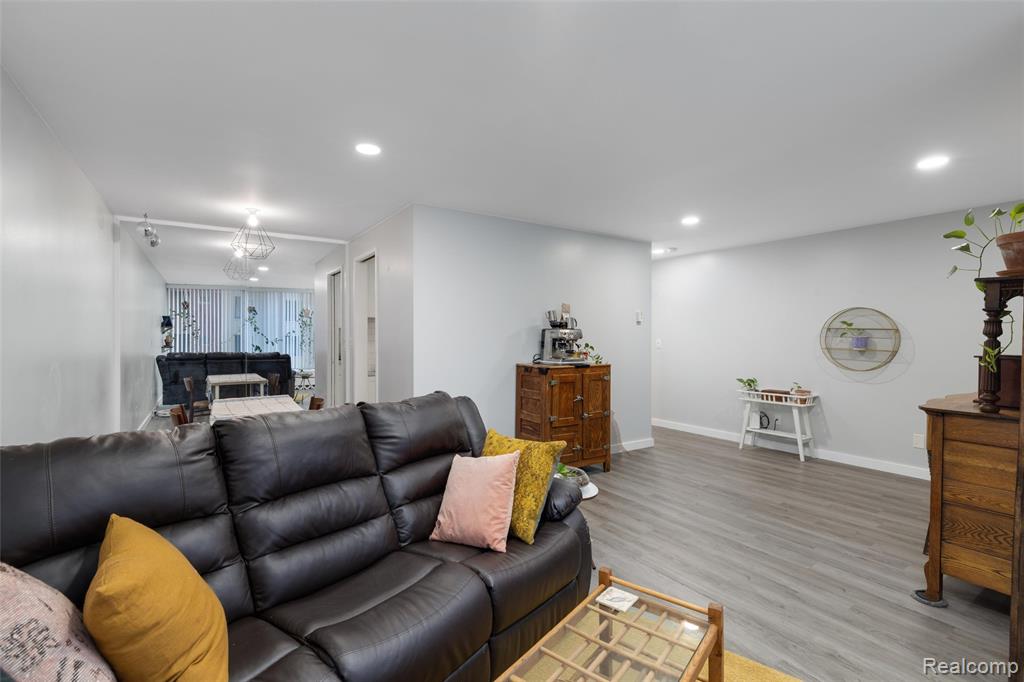 8200 E Jefferson Avenue, 506, Detroit, MI 48214 — Photo 17