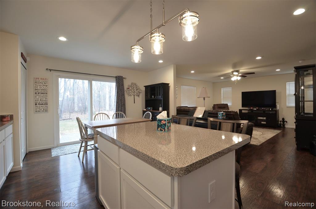 350 Fountain Park Drive, Waterford, MI 48327 — Photo 13