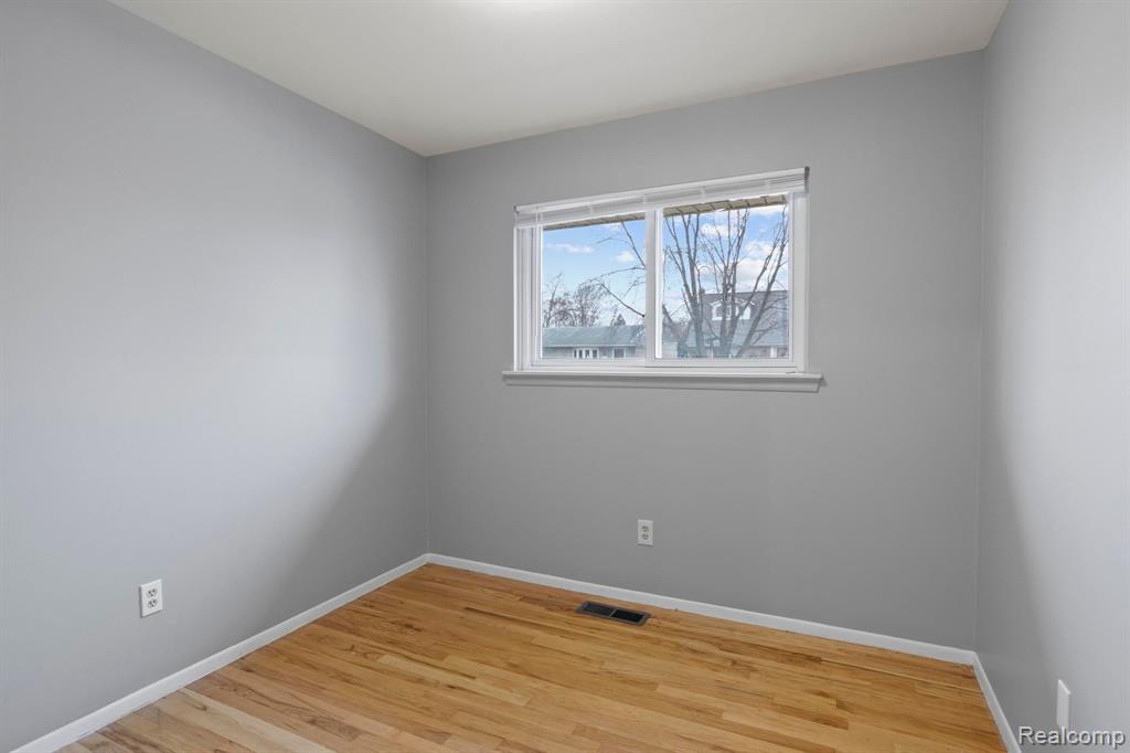 8426 Forrest Drive, Canton, MI 48187 — Photo 25