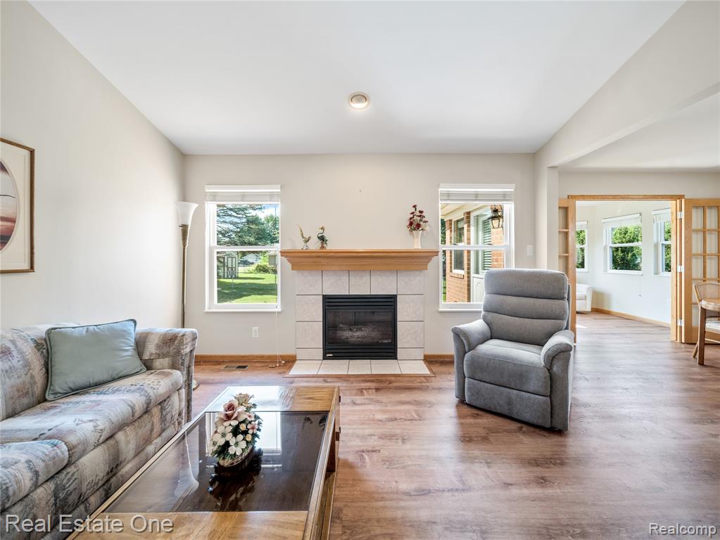 636 Vincent Street, Pinckney, MI 48169 — Photo 7