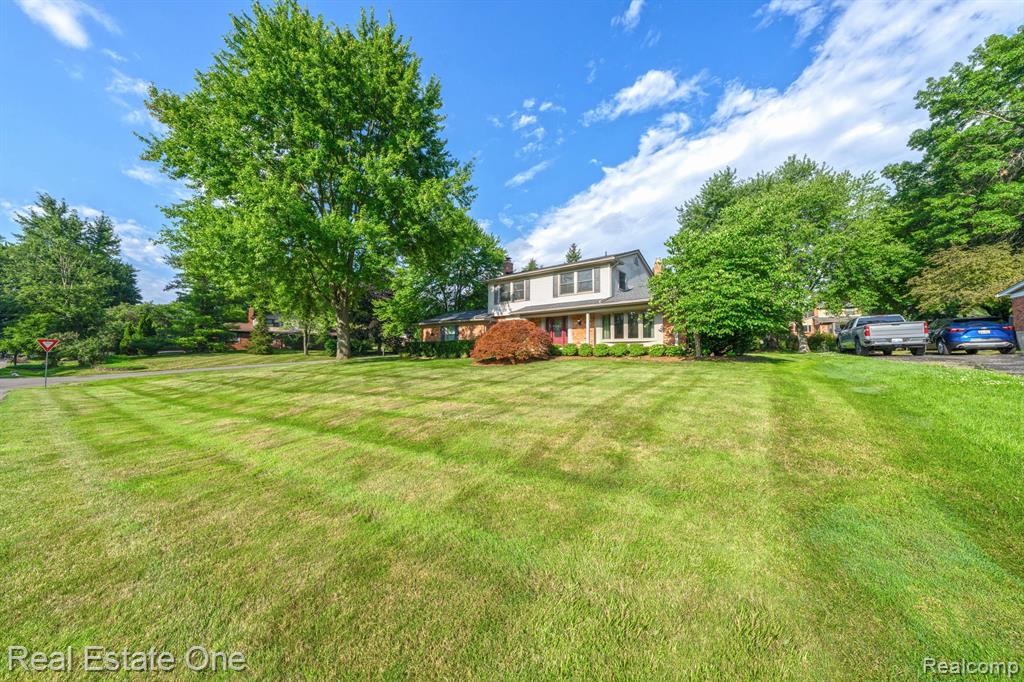 563 MILLSTONE Drive, Rochester Hills, MI 48309 — Photo 6