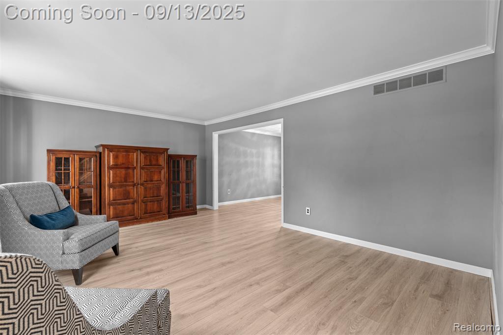 5493 S Piccadilly, West Bloomfield, MI — Photo 5