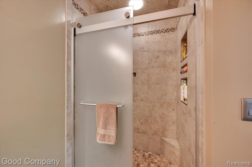 5504 Starwood Drive, Commerce Twp, MI 48382 — Photo 19
