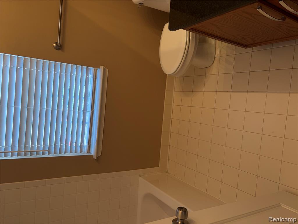 3979 BERKELEY Avenue, Canton, MI 48188 — Photo 12