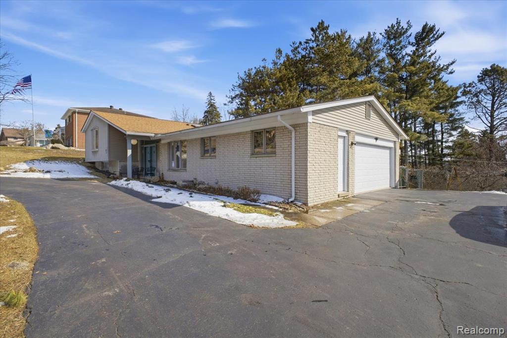 6579 Balmoral Terrace, Clarkston, MI — Photo 46