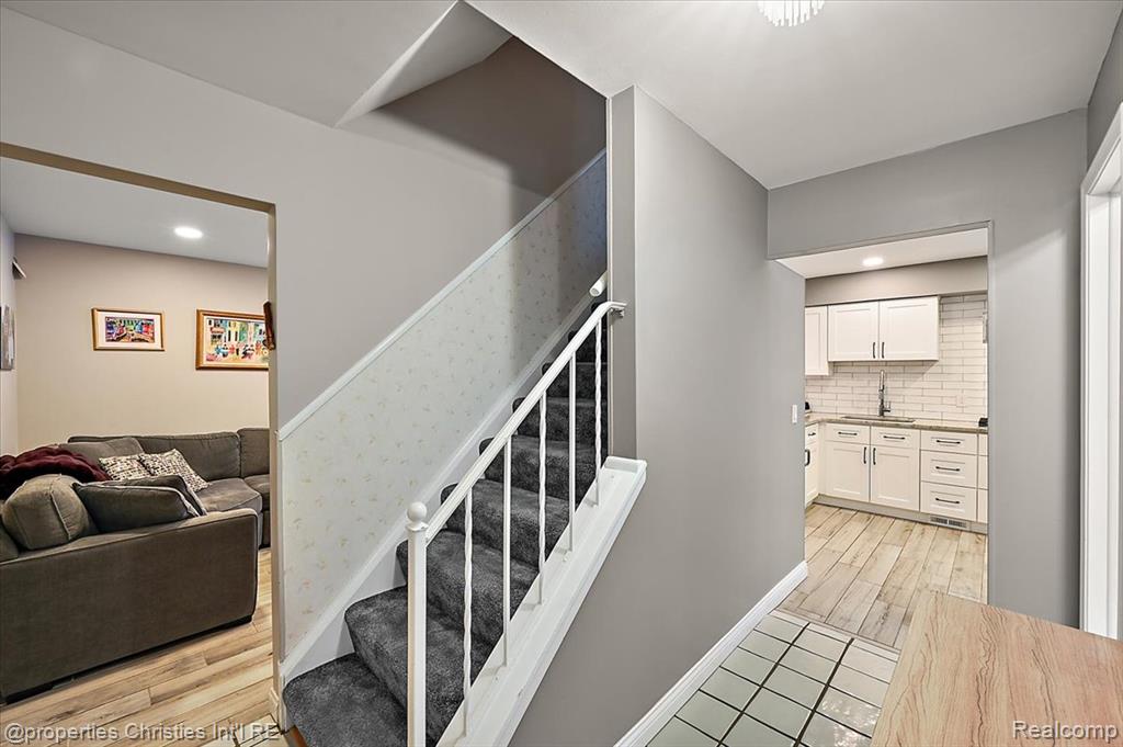 26010 Marlowe Place, Oak Park, MI 48237 — Photo 13