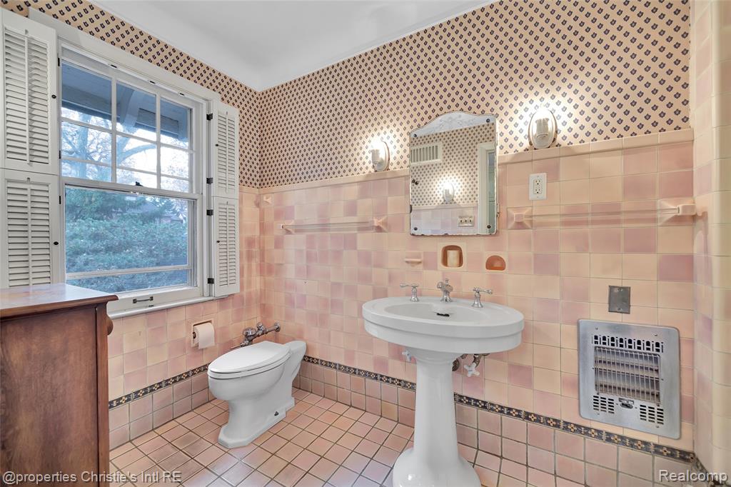 19635 Shrewsbury Road, Detroit, MI 48221 — Photo 41