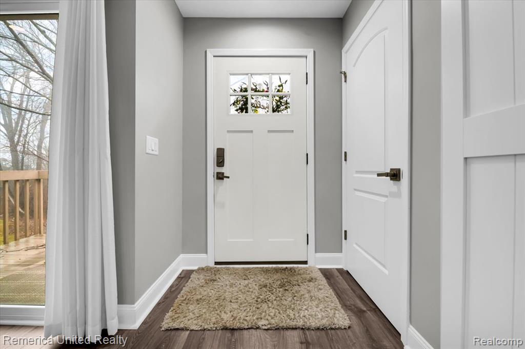 7968 Lawrence, West Bloomfield, MI — Photo 6