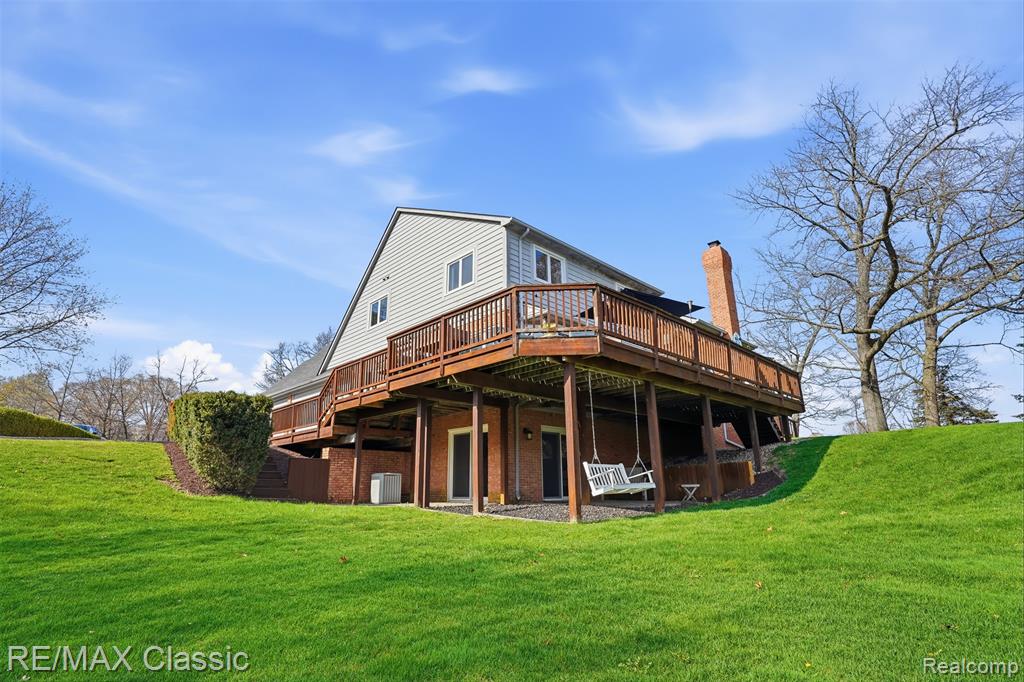 1726 Pondview Lane, Commerce Twp, MI 48382 — Photo 5