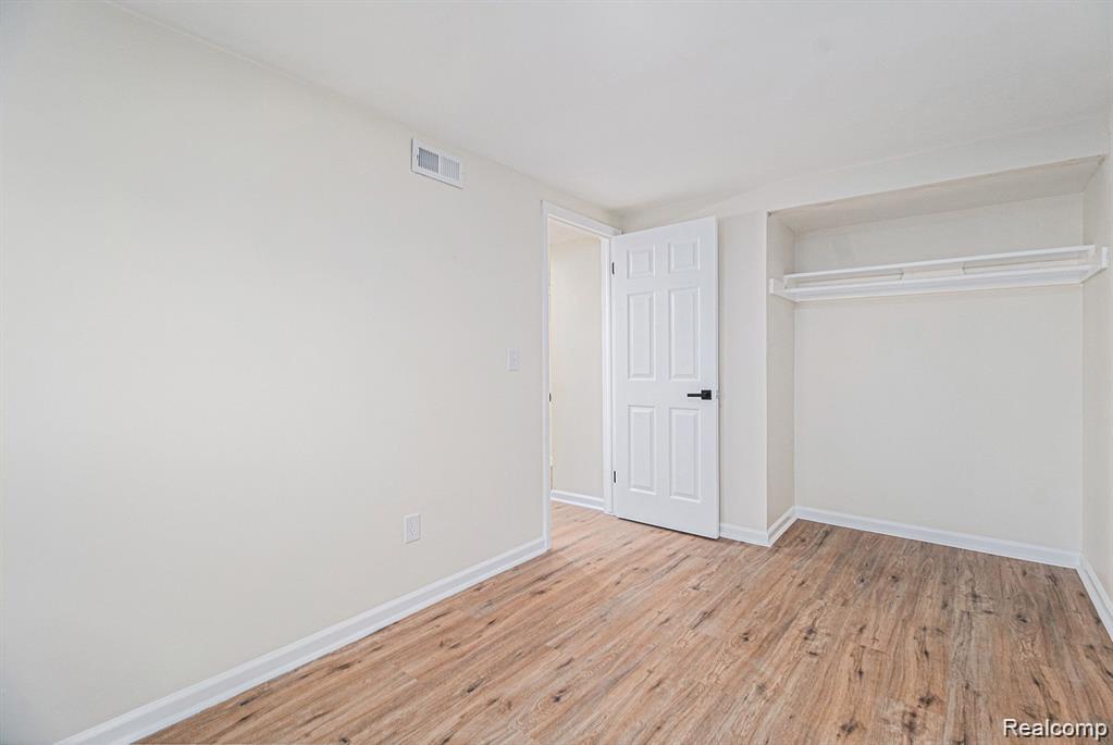 408 W Jarvis Avenue, Hazel Park, MI 48030 — Photo 17