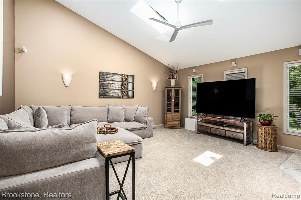 4057 Cypress Drive, Troy, MI 48085 — Photo 9