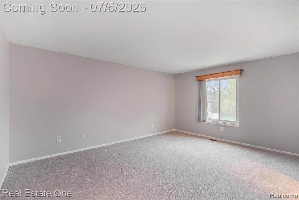 9527 GREENFIELD Court, Grand Blanc, MI 48439 — Photo 7