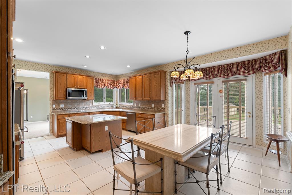 9968 Tuscany Valley Way, South Lyon, MI 48178 — Photo 17