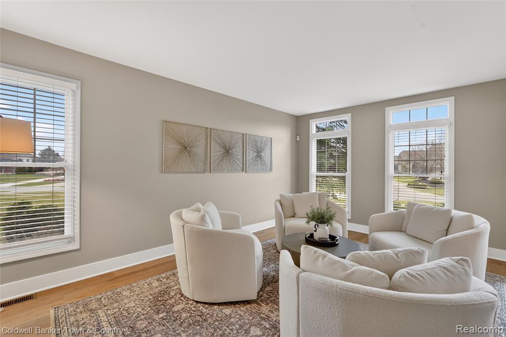 480 NAIRN Circle, Highland, MI — Photo 9