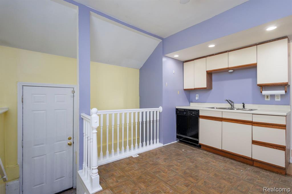 635 E Tennyson Avenue, Pontiac, MI 48340 — Photo 9