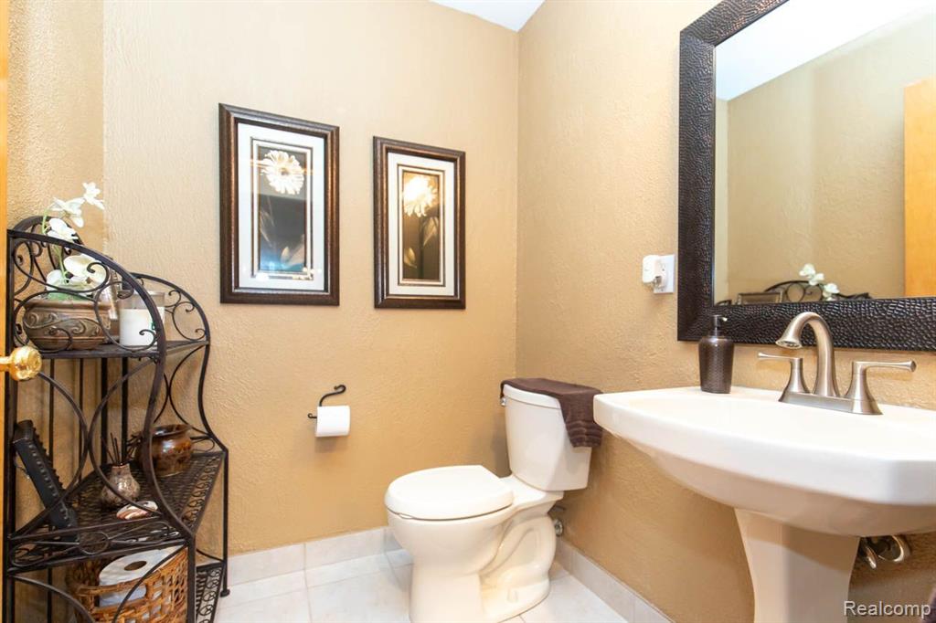914 E LIBERTY Street, Milford, MI 48381 — Photo 36