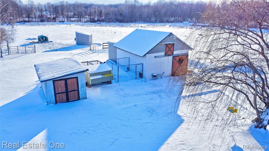 11392 E Carpenter Road, Davison, MI 48423 — Photo 41