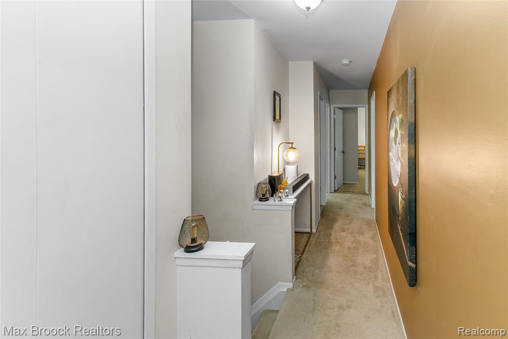 5484 Kingsfield Drive, West Bloomfield, MI — Photo 23