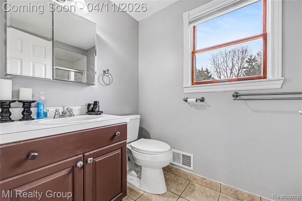 643 Heim Court, Almont, MI 48003 — Photo 16