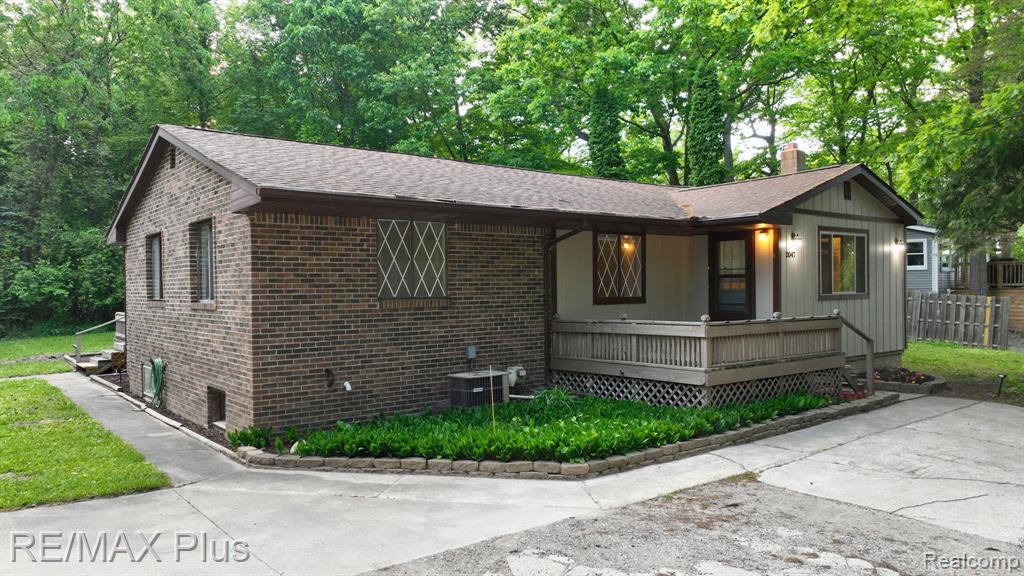 2047 Hickory Drive, Lapeer, MI 48446 — Photo 39