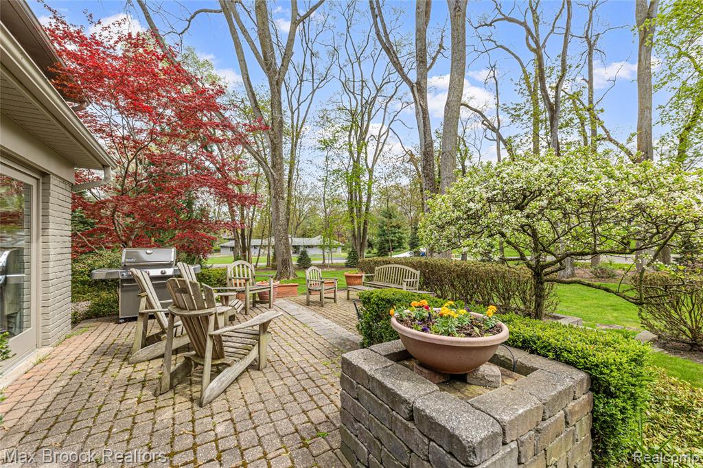 25933 Hersheyvale Drive, Franklin, MI 48025 — Photo 32