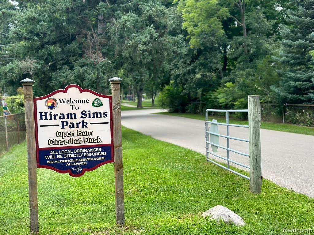 2110 HIDDEN MEADOWS Drive, D, Walled Lake, MI 48390 — Photo 36