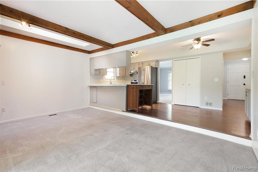 5392 Orchard Crest Drive, Troy, MI 48085 — Photo 10