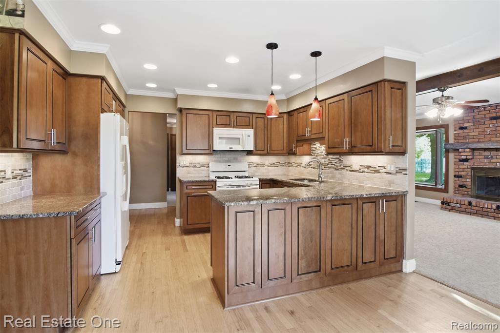 4425 Gardner Street, Sterling Heights, MI 48310 — Photo 12