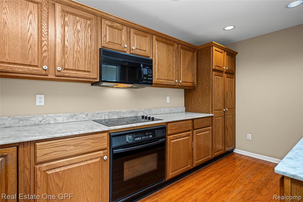 12 Pointe Park Place, Grosse Pointe Park, MI 48230 — Photo 13