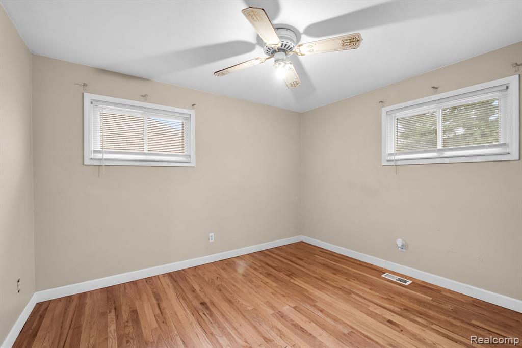 6842 Bison Street, Westland, MI — Photo 17
