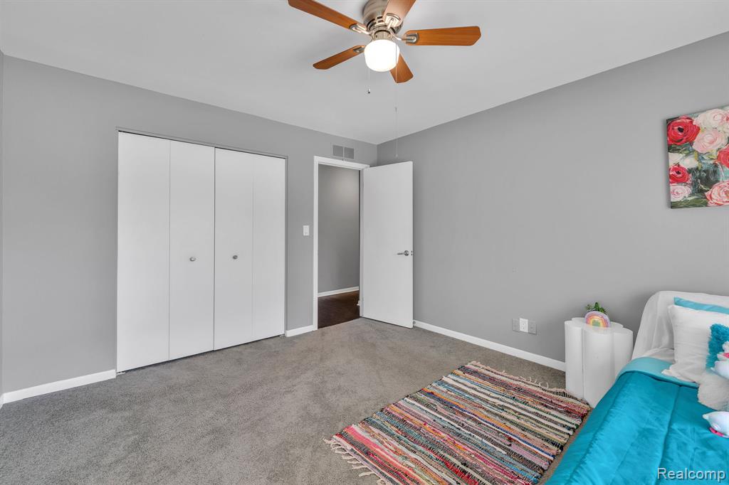 7258 Creeks Bend Court, West Bloomfield, MI — Photo 36